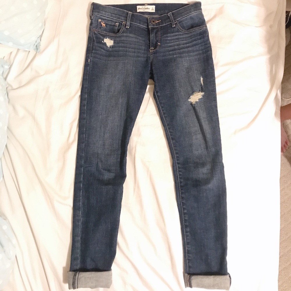 Classic distressed Abercrombie kids jeans!!